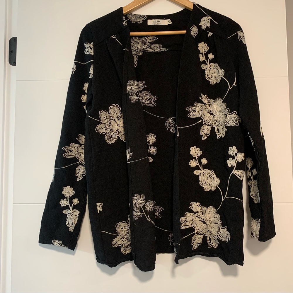 Lira | Embroidered Open Blazer/Jacket